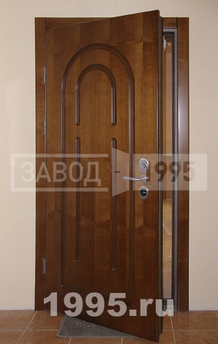 Дверь с фрезеровкой