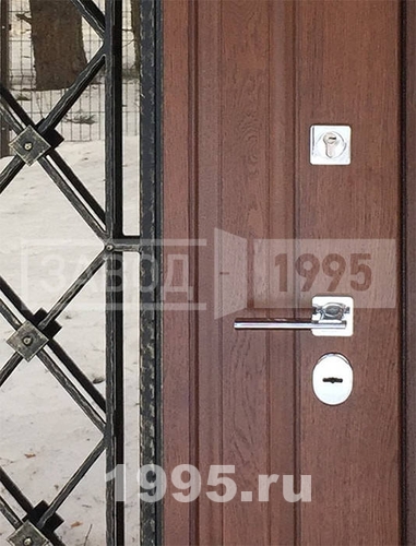 Ручка входной двери со стеклопакетом