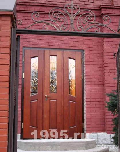 Установленная дверь