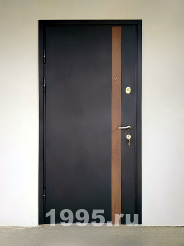 Панель с контрастной вставкой Панель с контрастной вставкой