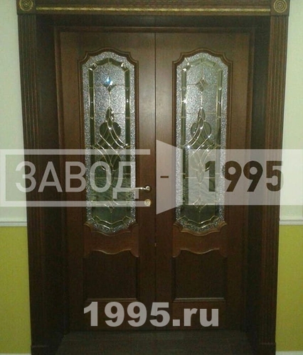 Распашная с витражным стеклом