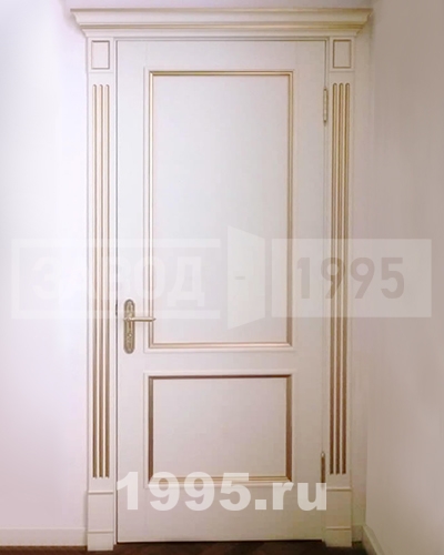 Белая дверь массив